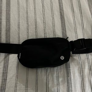 Lululemon Everywhere Belt Bag 1L